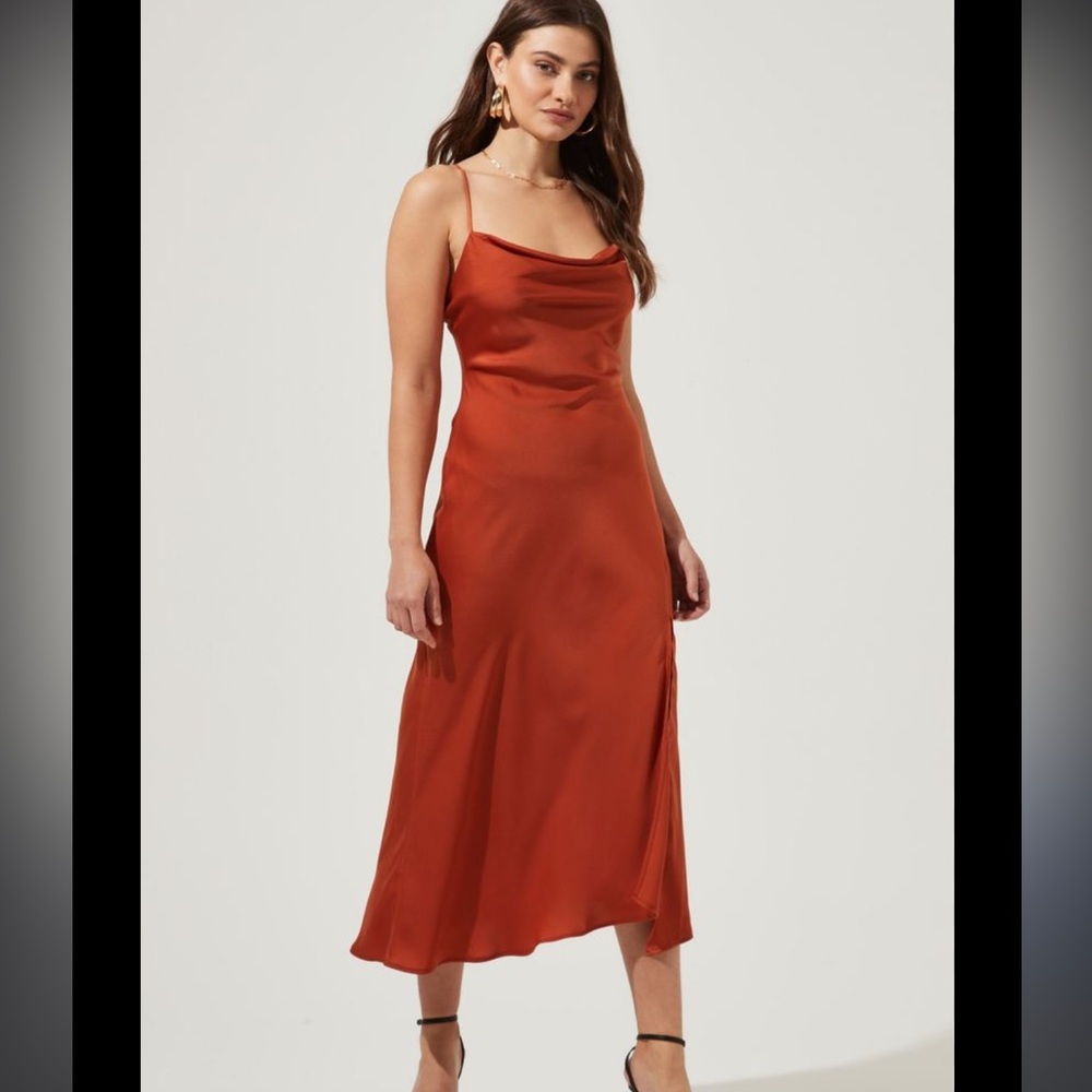ASTR Gaia midi dress, color rust, size M